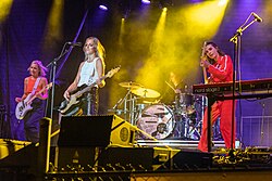The Beaches em performance ao vivo