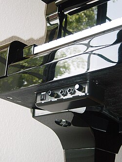 Interior de um piano Spirio