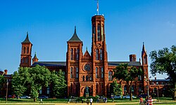 Fachada do edifício do Smithsonian em Washington D.C.