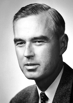 Retrato de Willis E. Lamb