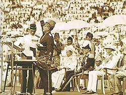 Tunku Abdul Rahman proclamando a independência