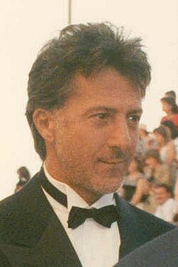 Dustin Hoffman como Raymond Babbitt