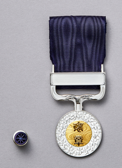 Medalha de Honra com fita azul escuro
